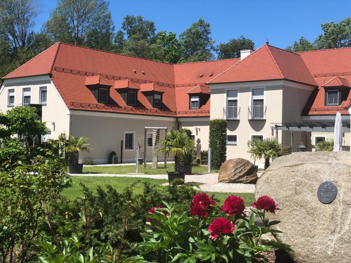 Hotel Glutschaufel Eschenbach in der Oberpfalz エクステリア 写真